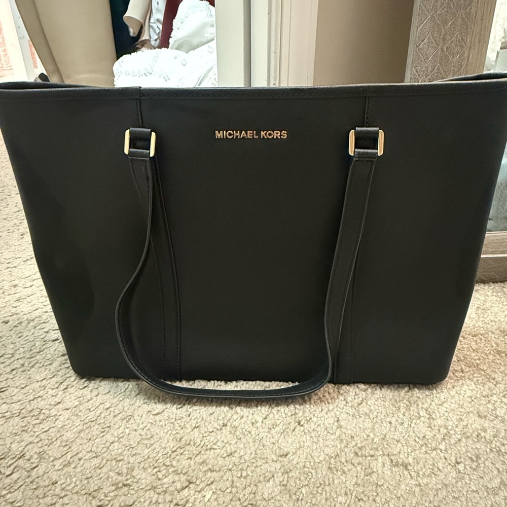 Great Michael Kors Bag black